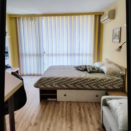 Daire Studio33 Shkorpilovtsi